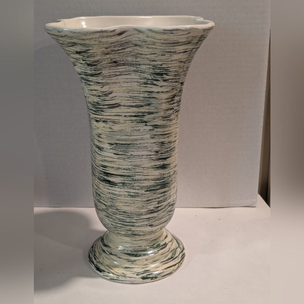 Vintage Large VASE Green / White  Art Pottery.  Ariston Classic 101 New York.